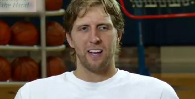 NBA: Nowitzki prepísal históriu. Je najlepším zahraničným strelcom