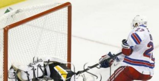NHL: Meszároš 0+1, Buffalo dalo Torontu šestku, kuriózny záver v Pittsburghu