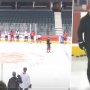 VIDEO: Tréner Calgary Flames vulgárne skritizoval svojich zverencov. Hráči pri jeho výstupe ani nedýchali