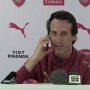 Unai Emery zodvihol mobilný telefón novinára