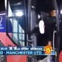 VIDEO: Cristiano Ronaldo si pri vystupovaní z autobusu takmer ublížil